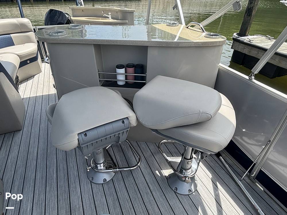 Slide: The Image of South Bay 523E 3.0 2020 - 15428306