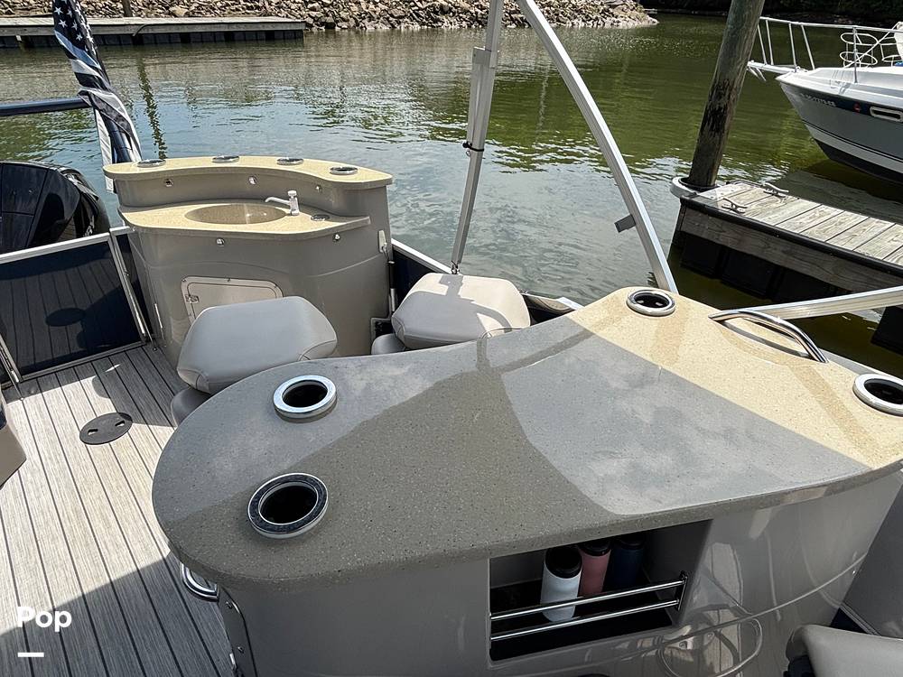 Slide: The Image of South Bay 523E 3.0 2020 - 15428309