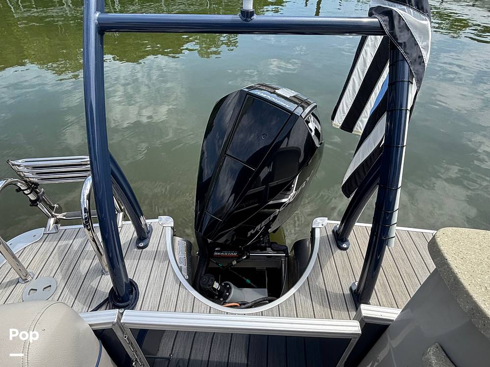 Slide: The Image of South Bay 523E 3.0 2020 - 15428328