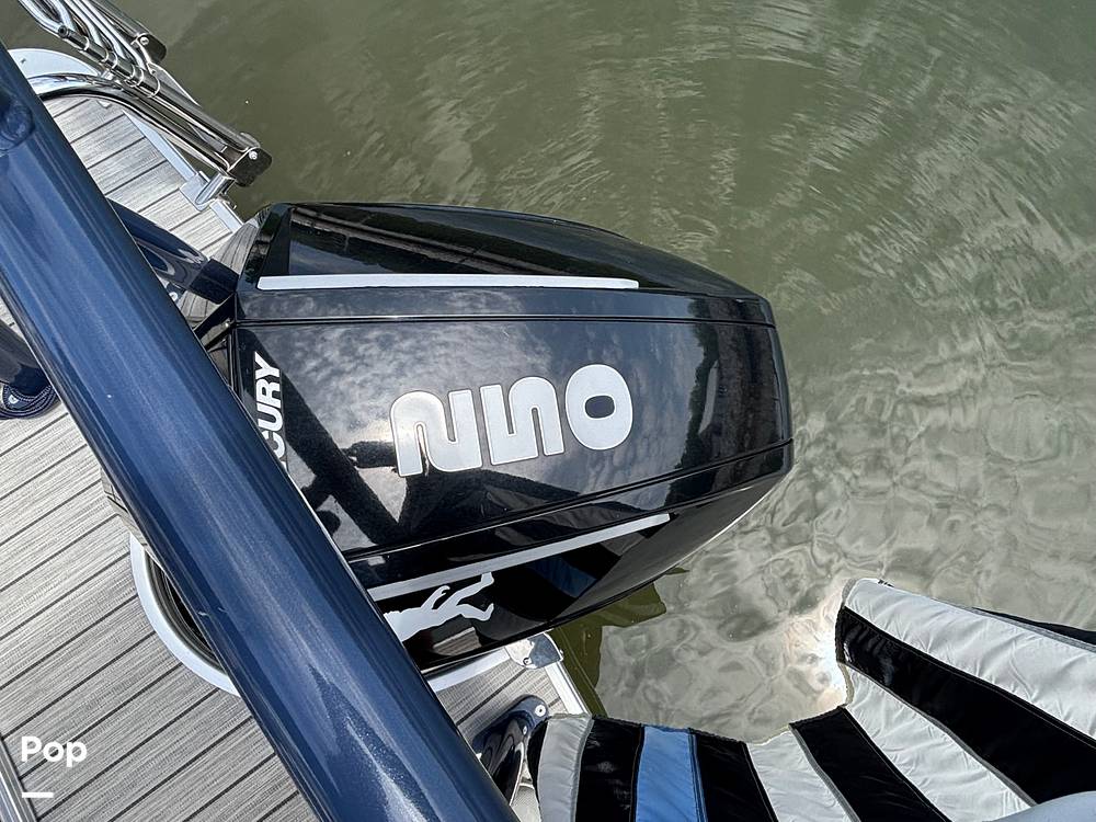 Slide: The Image of South Bay 523E 3.0 2020 - 15428330