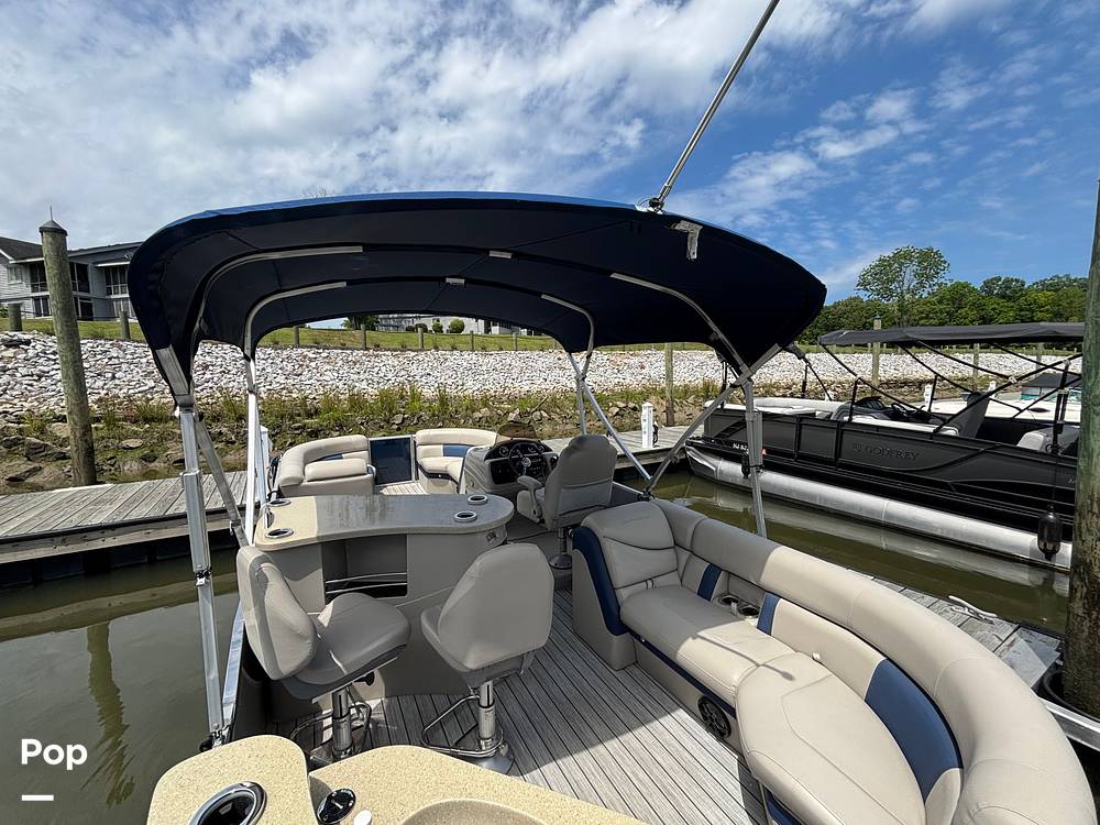 Slide: The Image of South Bay 523E 3.0 2020 - 15428334