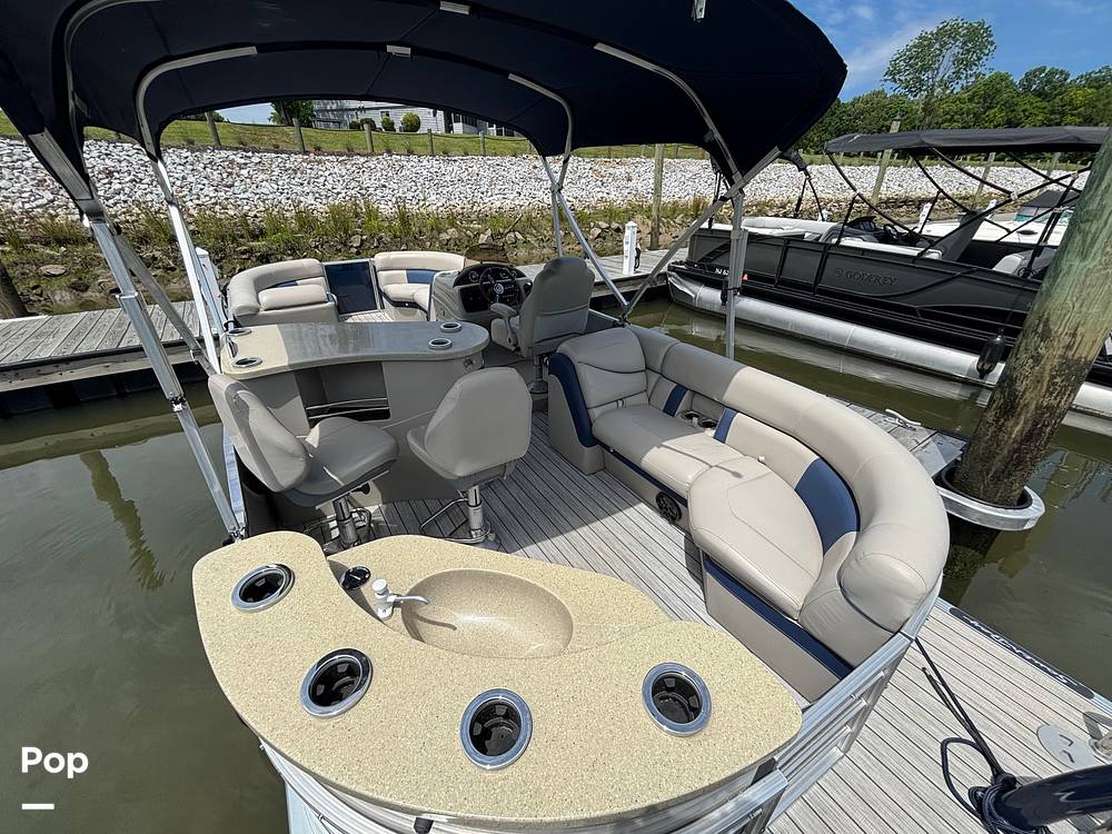 Slide: The Image of South Bay 523E 3.0 2020 - 15428335