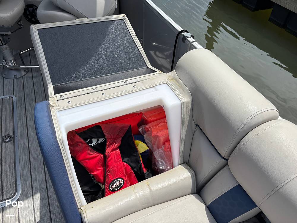 Slide: The Image of South Bay 523E 3.0 2020 - 15428337