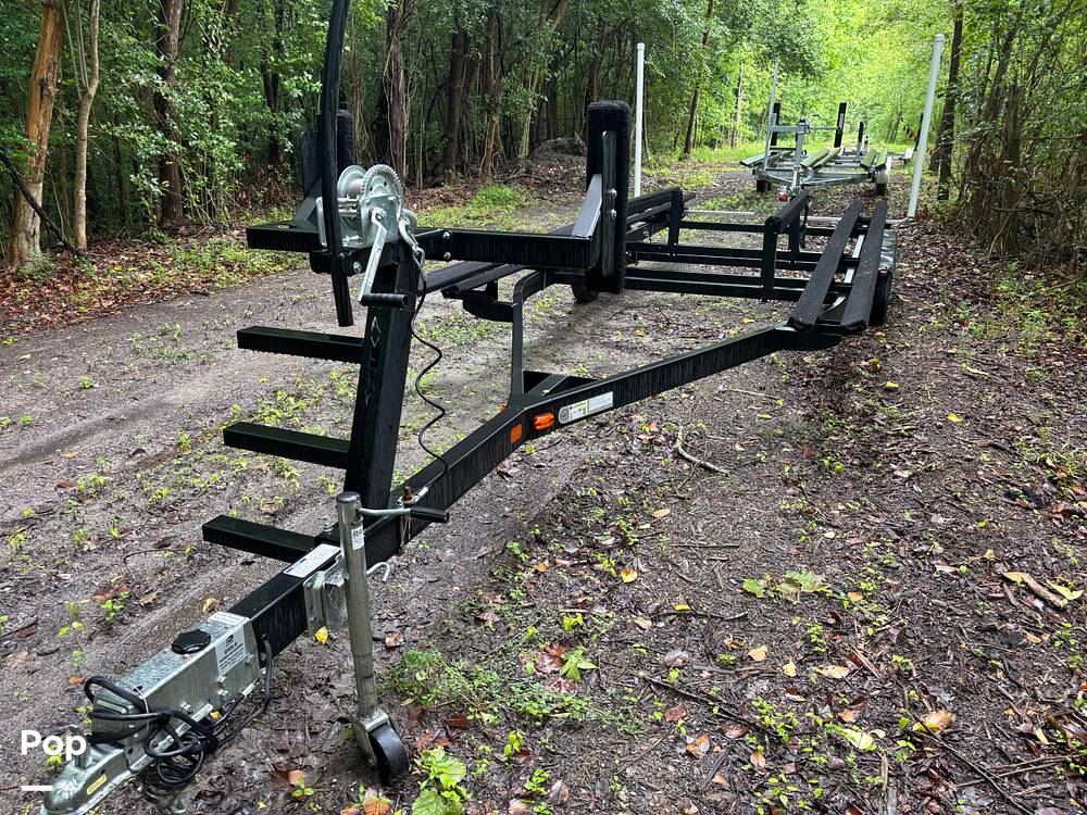 Slide: The Image of South Bay 523E 3.0 2020 - 15447122