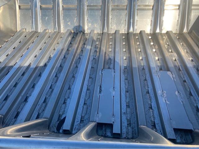 Slide: The Image of Southfork Jet Boat Hulls (IN STOCK) 2025 - 5