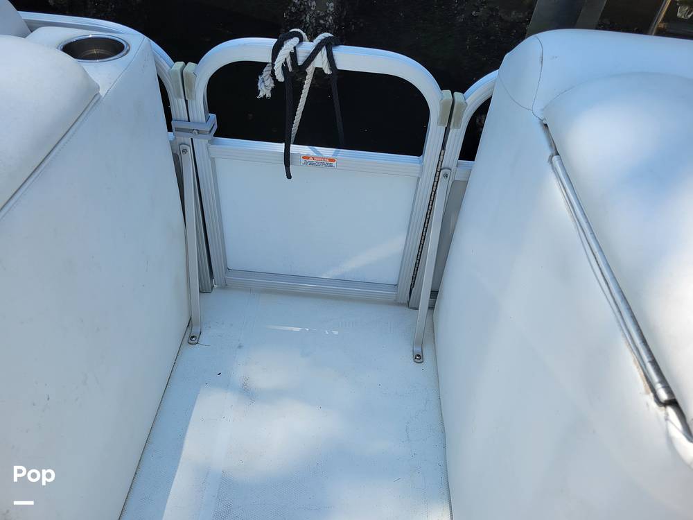 Slide: The Image of Southwind 229L Hybrid 2012 - 15446958
