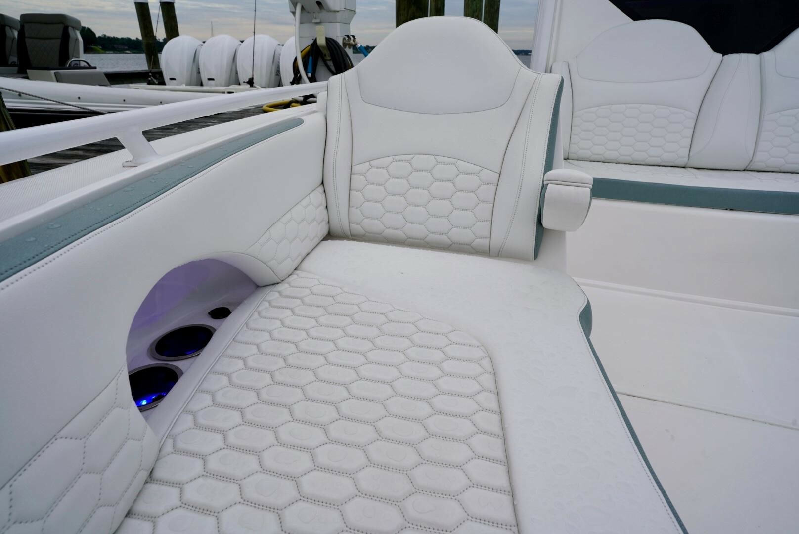 Slide: The Image of Dealer Demo Power Power Boat for sale 2022 STAMAS AVENTURA 33T - STAMAS AVENTURA 33T - 5322593