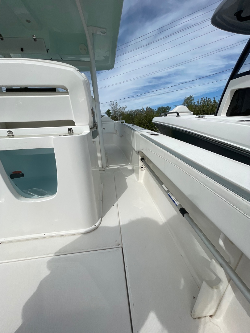 Slide: The Image of Dealer Demo Power Power Boat for sale 2022 STAMAS AVENTURA 33T - STAMAS AVENTURA 33T - 5322607