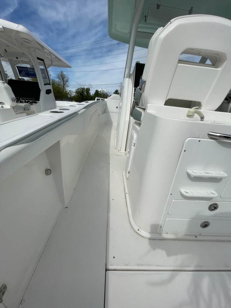 Slide: The Image of Dealer Demo Power Power Boat for sale 2022 STAMAS AVENTURA 33T - STAMAS AVENTURA 33T - 5322608