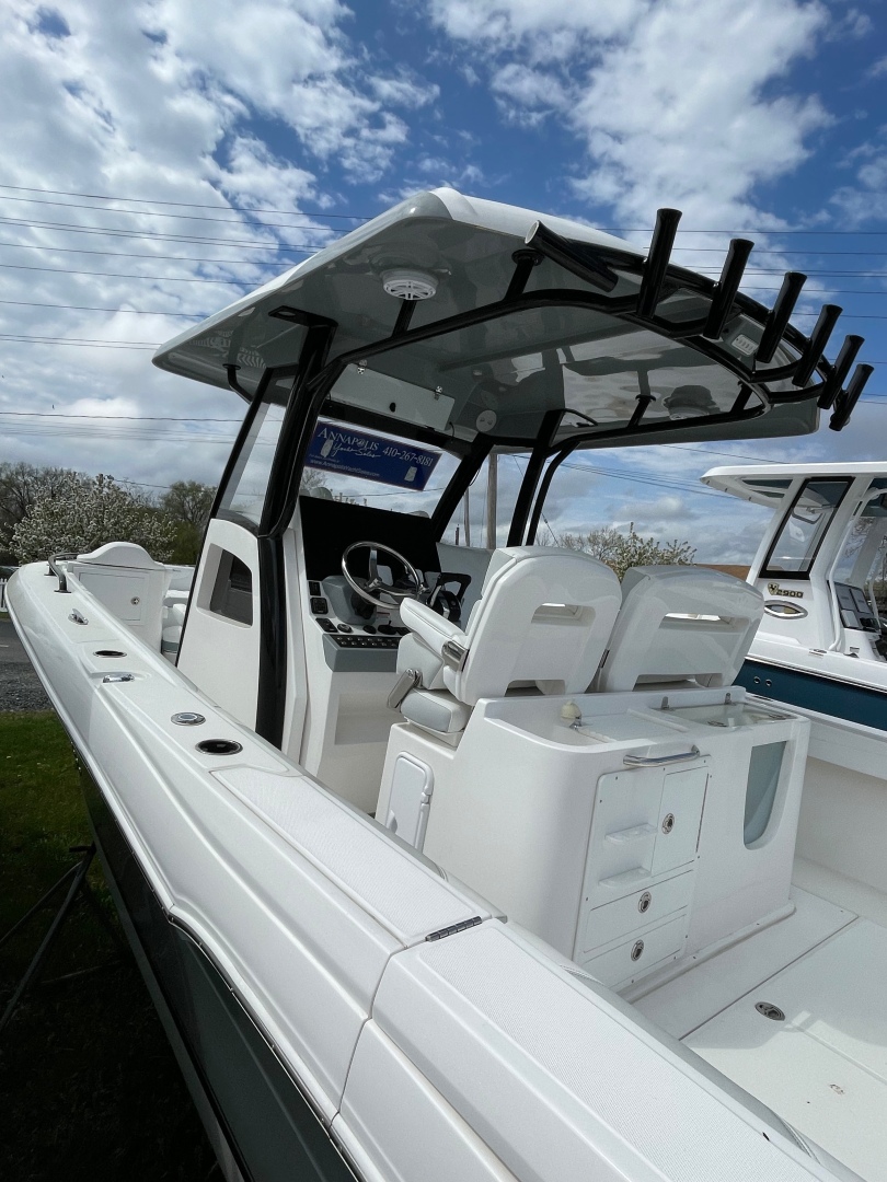 Slide: The Image of Dealer Demo Power Power Boat for sale 2022 Stamas Aventura 33T - STAMAS 33 - 5019738