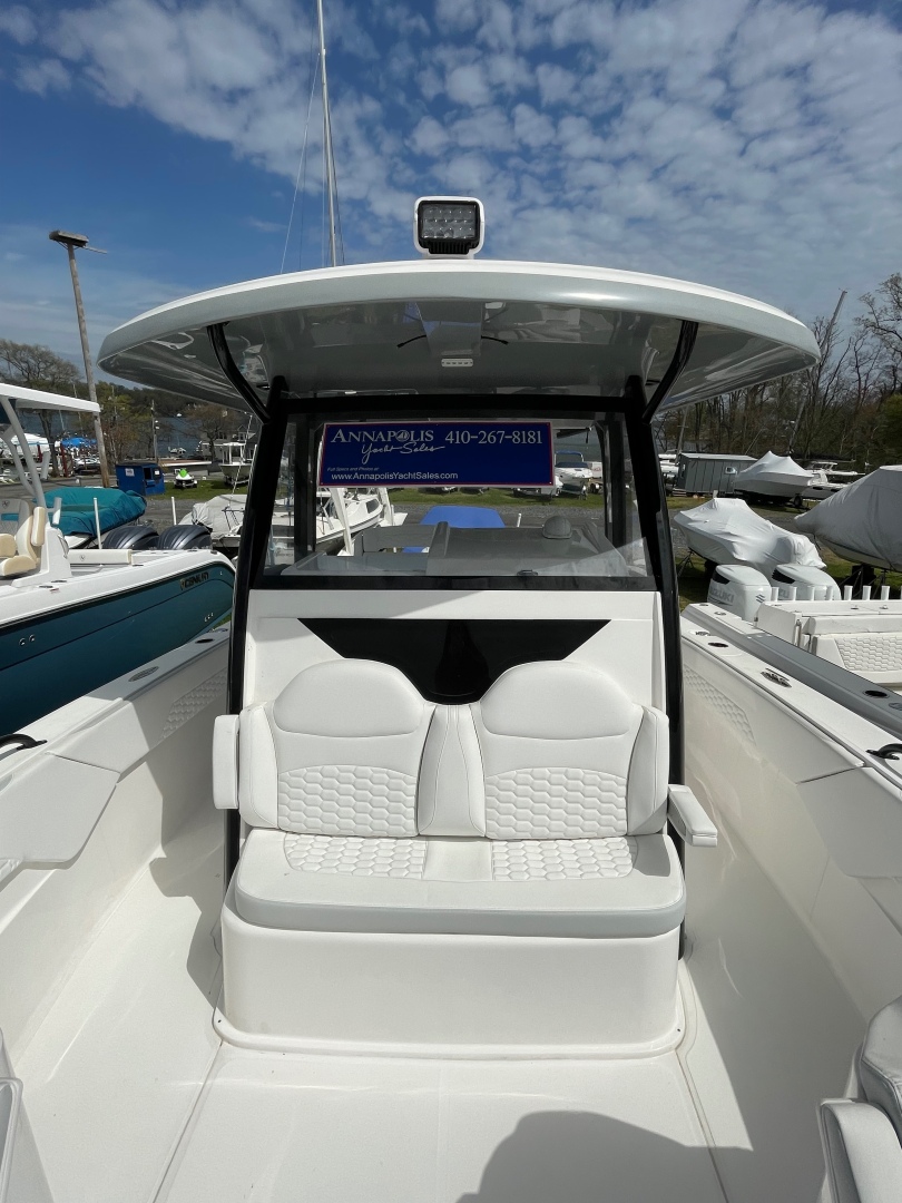 Slide: The Image of Dealer Demo Power Power Boat for sale 2022 Stamas Aventura 33T - STAMAS 33 - 5019759