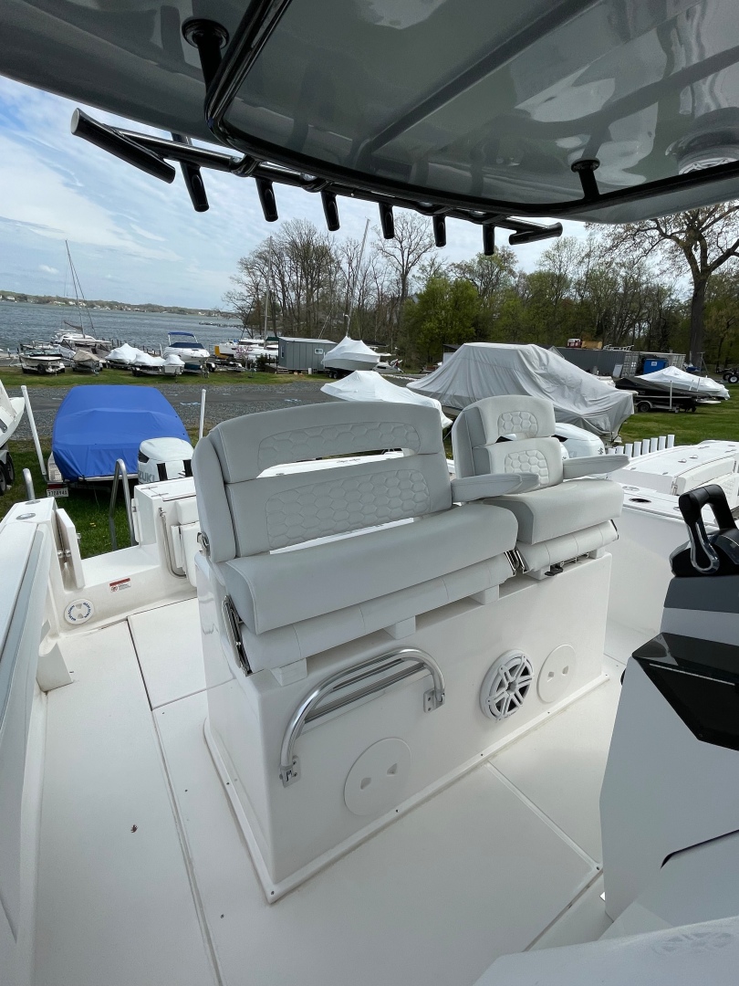 Slide: The Image of Dealer Demo Power Power Boat for sale 2022 Stamas Aventura 33T - STAMAS 33 - 5019760