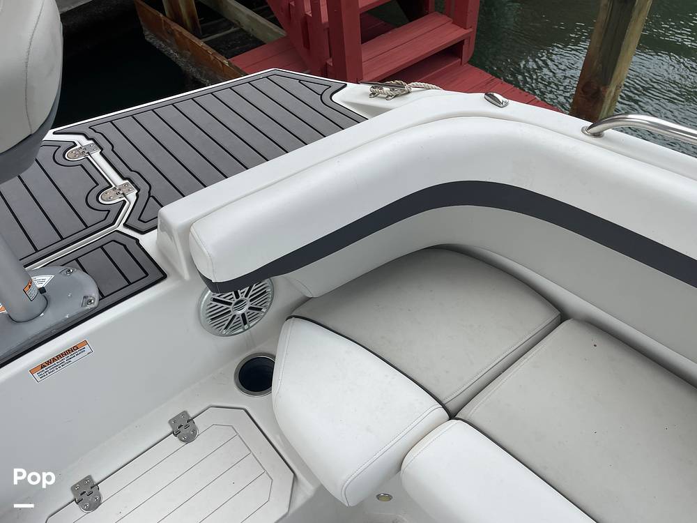 Slide: The Image of Passenger Seating With Storage - 15030430