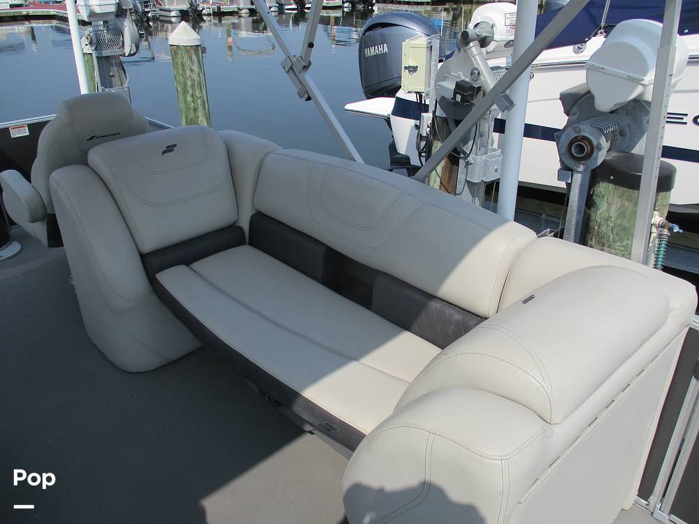 Slide: The Image of PORT SIDE LOUNGER - 15551186