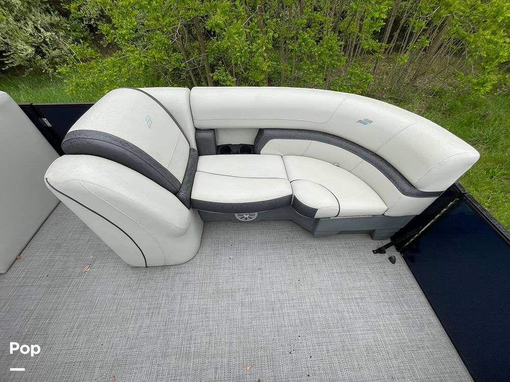 Slide: The Image of Bow Seating, Port - 15479222