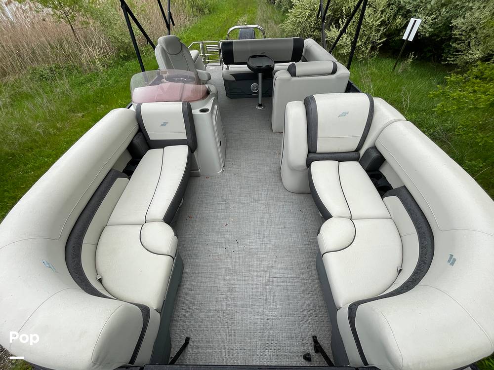 Slide: The Image of Bow Seating Area - 15479224