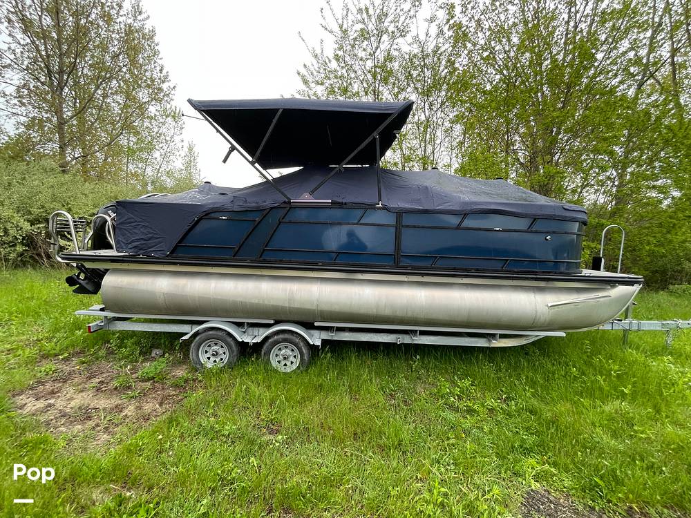 Slide: The Image of Cover - Mooring - 15479227