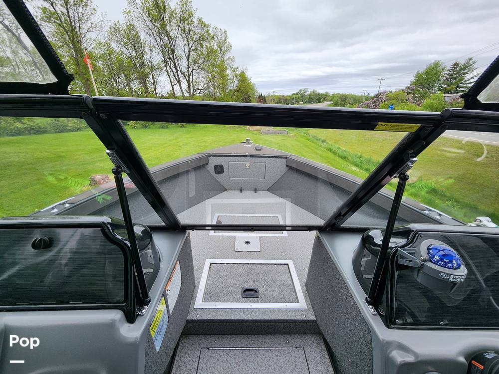 Slide: The Image of Starcraft Fishmaster 196 2019 - 15474834