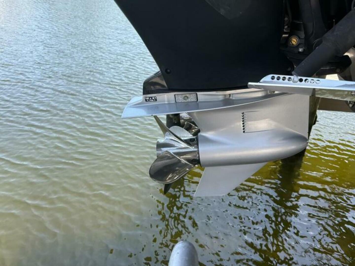 Slide: The Image of Statement 350 Open Center Console 2020 - 5297007