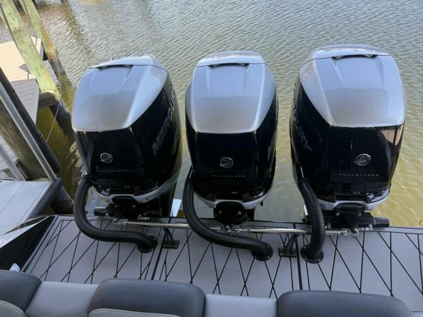 Slide: The Image of Statement 350 Open Center Console 2020 - 5297009