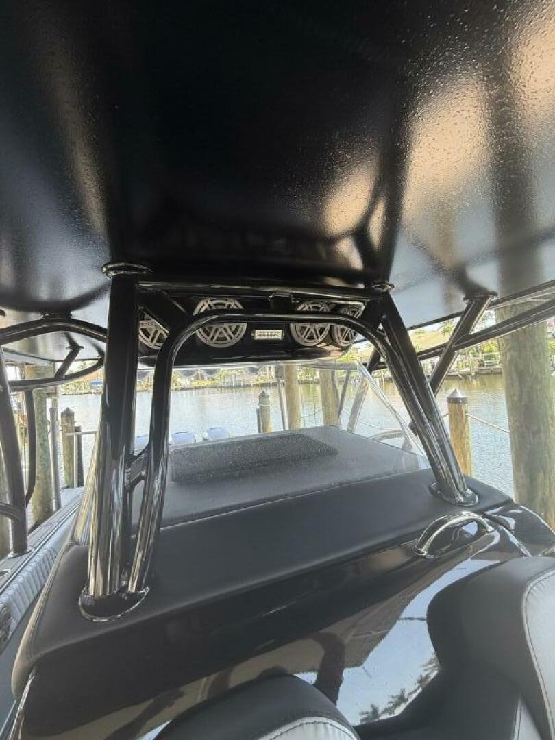 Slide: The Image of Statement 350 Open Center Console 2020 - 5297019