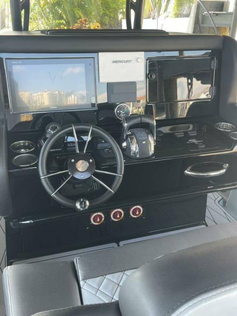 Slide: The Image of Statement 350 Open Center Console 2020 - 5297043