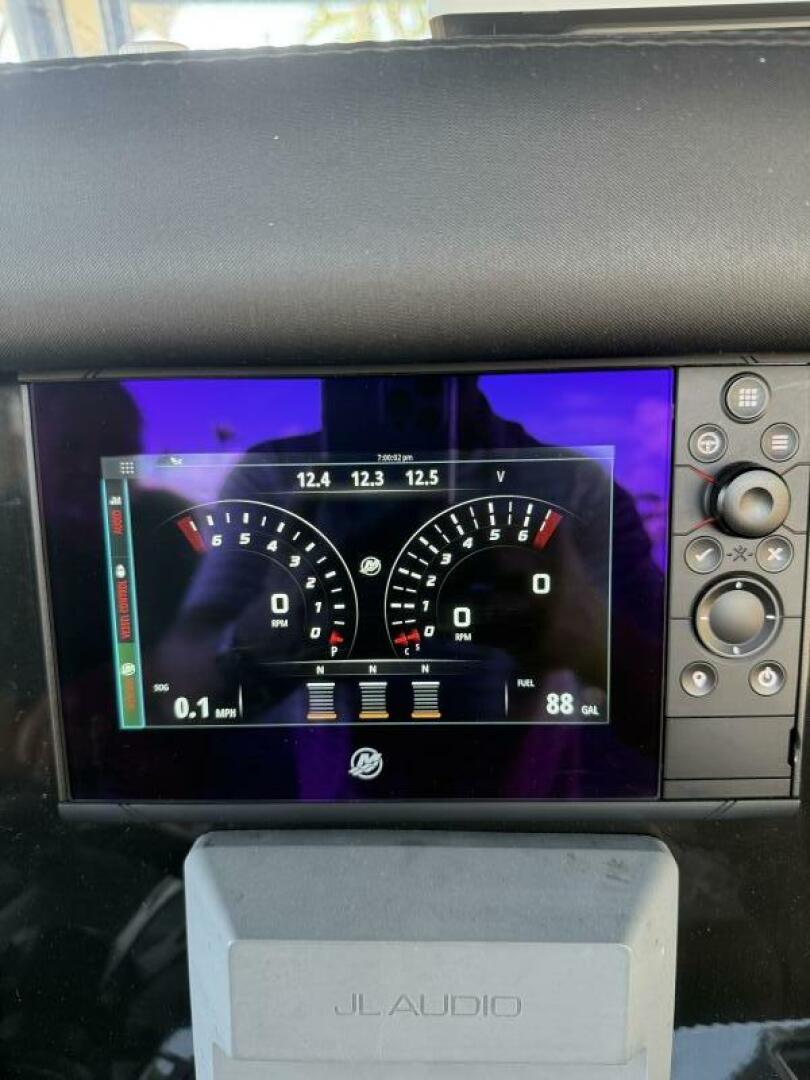 Slide: The Image of Statement 350 Open Center Console 2020 - 5297026