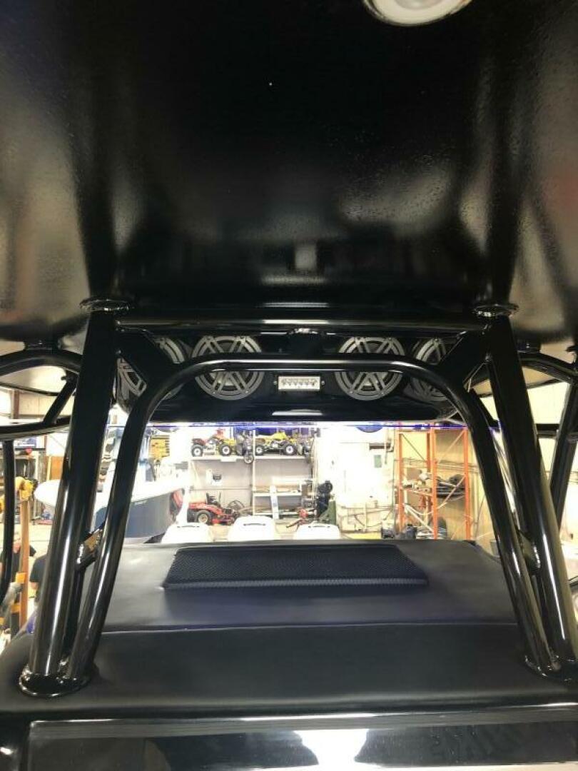 Slide: The Image of Statement 350 Open Center Console 2020 - 5297031