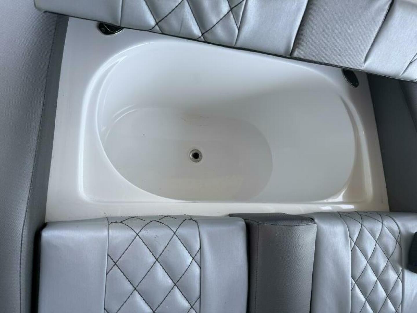 Slide: The Image of Statement 350 Open Center Console 2020 - 5297028