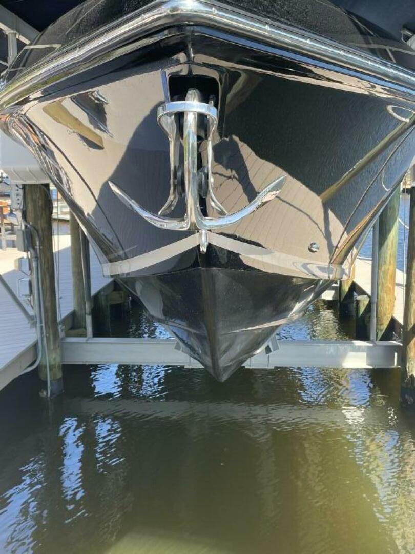 Slide: The Image of Statement 350 Open Center Console 2020 - 5297038