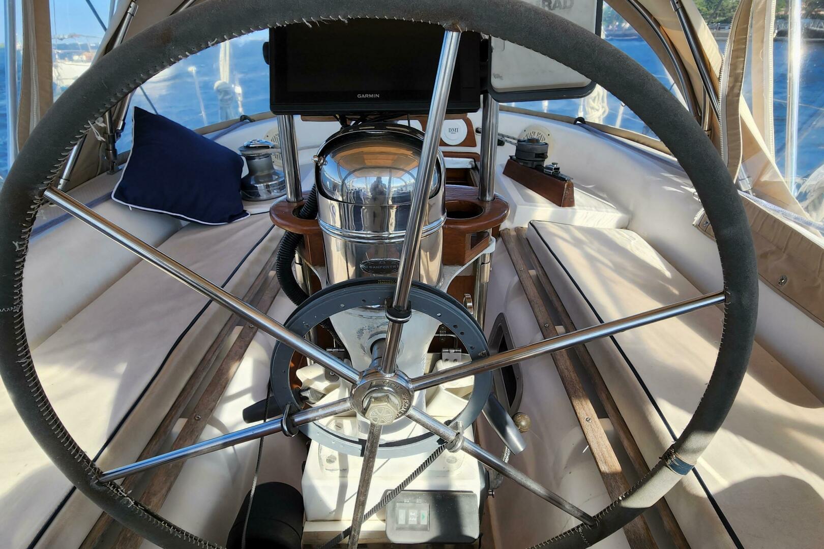 Slide: The Image of Stevens 40 Center Cockpit 1983 - 4236030
