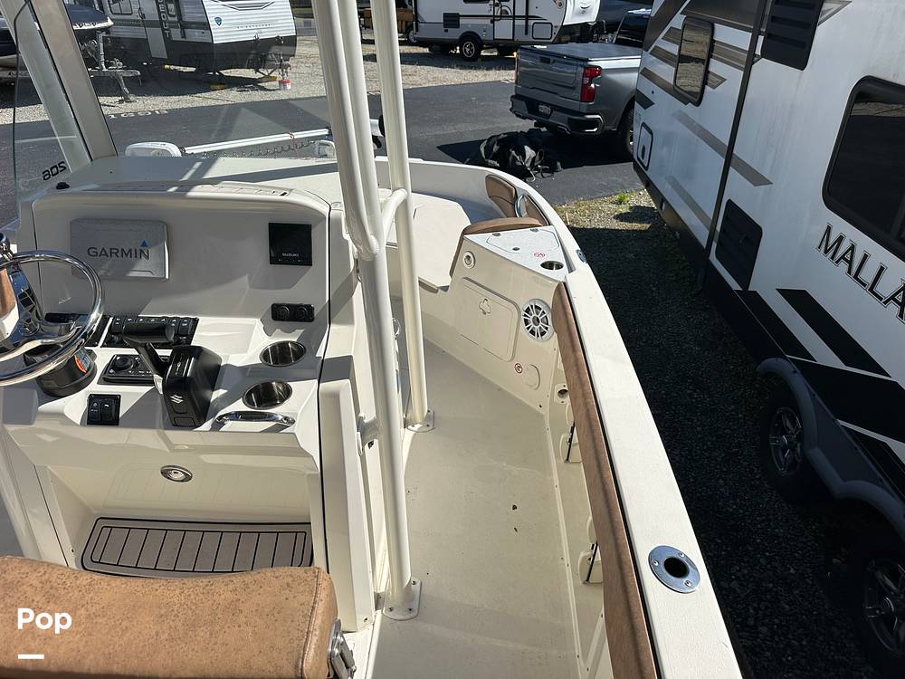 Slide: The Image of Stingray 206 CC 2021 - 104