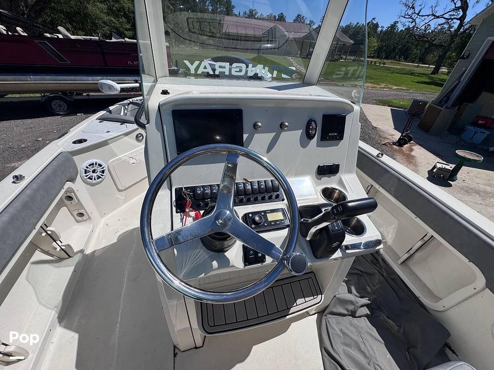 Slide: The Image of Stingray 206CC 2021 - 15359682