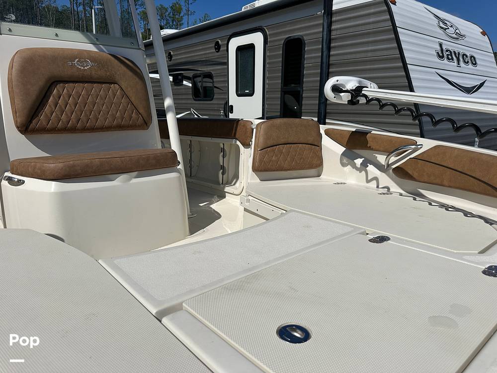 Slide: The Image of Stingray 206 CC 2021 - 25