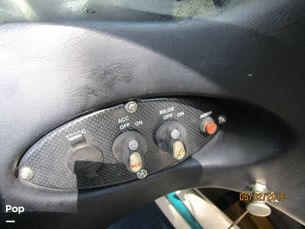 Slide: The Image of Stingray 220SX 1999 - 2900810