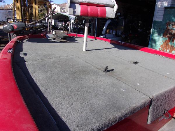 Slide: The Image of 2007 Stratos 176 XT fishing boat with red and gray deck. - 8