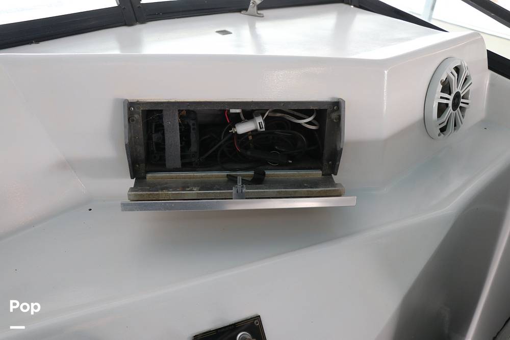 Slide: The Image of Upper Helm Stereo System &amp; USB Plugs - 14138117