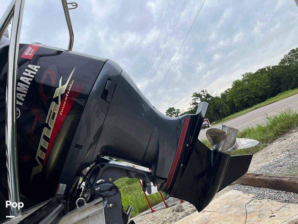 Slide: The Image of SunCatcher Elite 322C Saltwater Series 2021 - 14612703