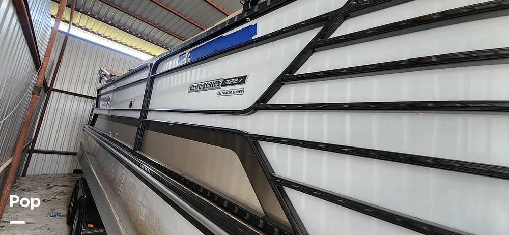 Slide: The Image of SunCatcher Elite 322C Saltwater Series 2021 - 14660733