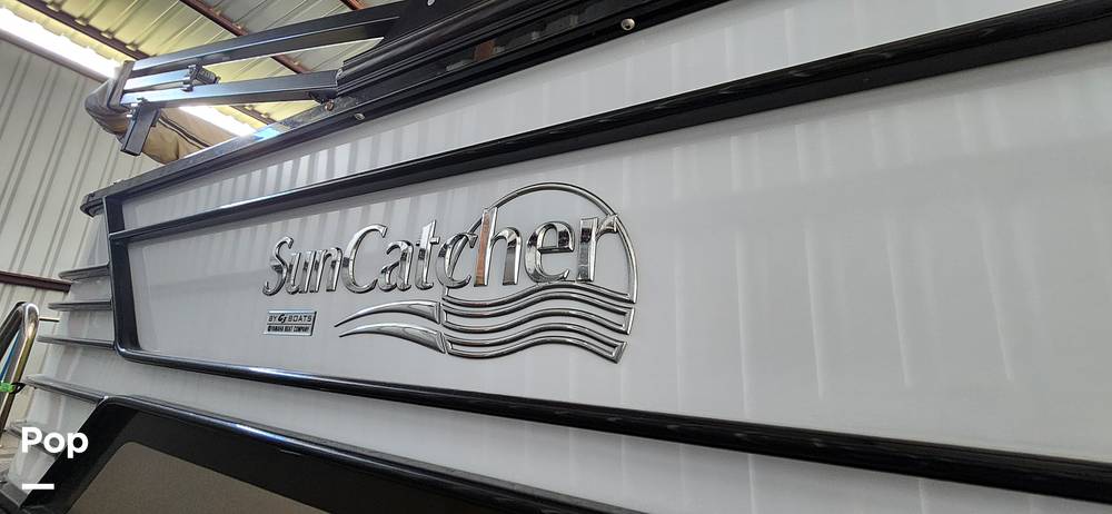 Slide: The Image of SunCatcher Elite 322C Saltwater Series 2021 - 14660736