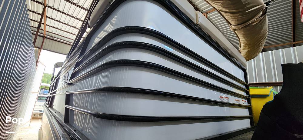 Slide: The Image of SunCatcher Elite 322C Saltwater Series 2021 - 14660749