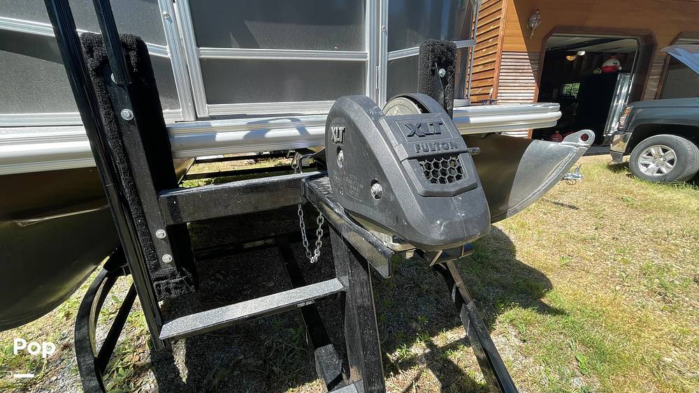 Slide: The Image of Power Tongue Jack - 10866759