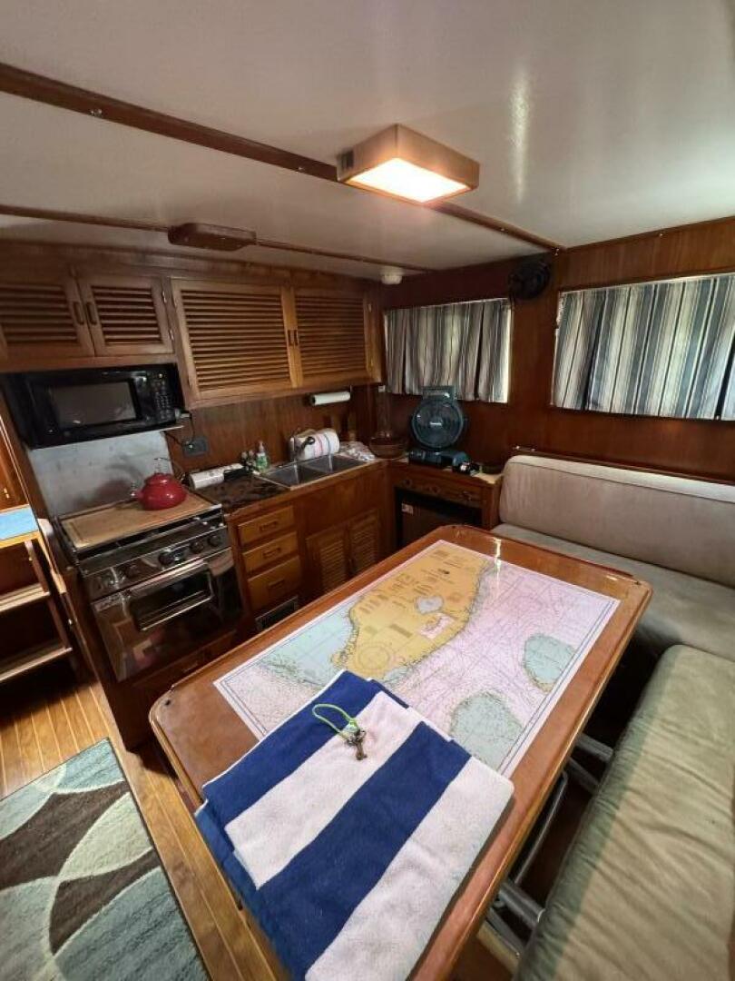 Slide: The Image of Sundowner Tug 30 1984 - 5482168