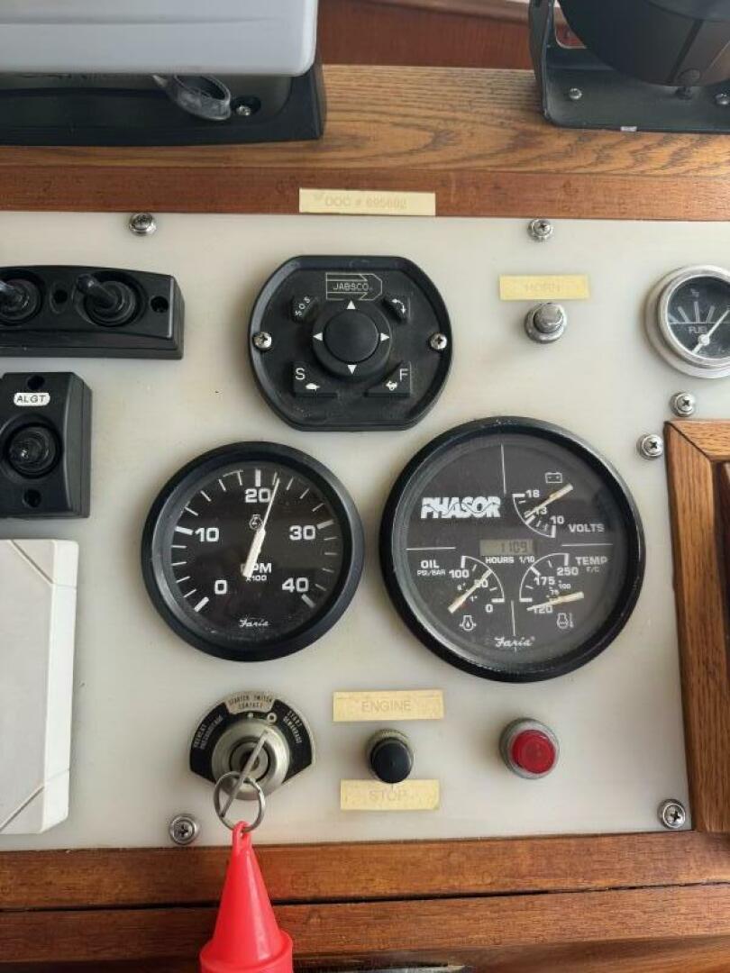 Slide: The Image of Sundowner Tug 30 1984 - 5482134