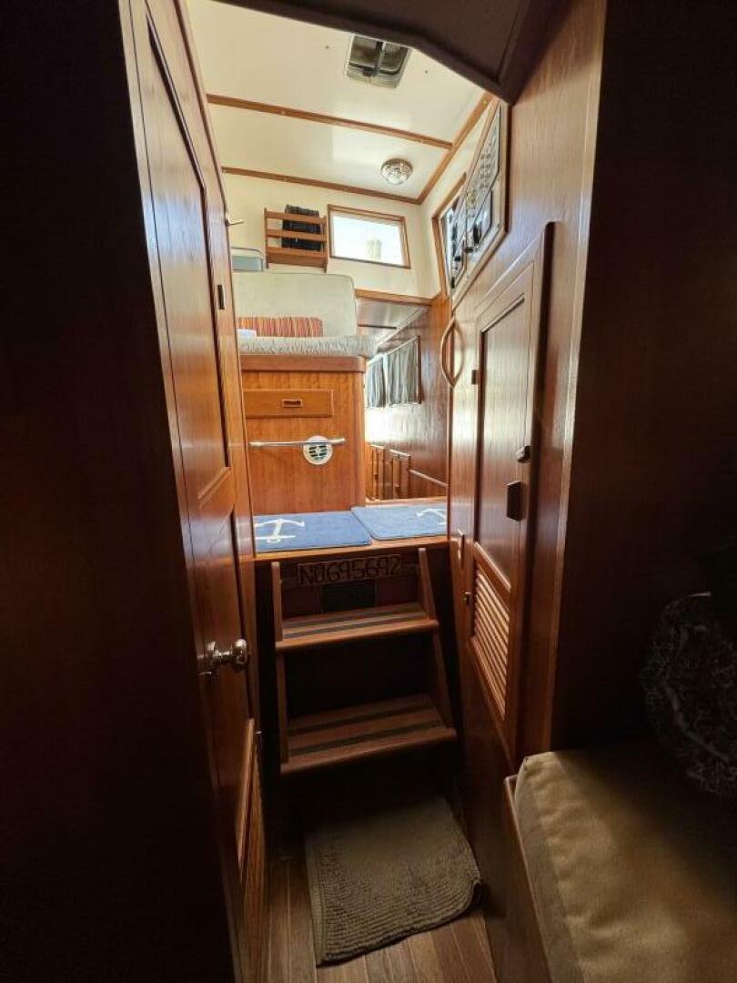 Slide: The Image of Sundowner Tug 30 1984 - 5482152