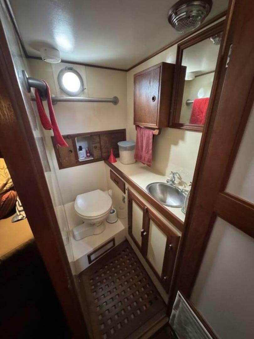 Slide: The Image of Sundowner Tug 30 1984 - 5482154