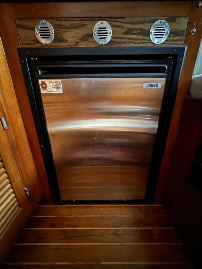 Slide: The Image of Sundowner Tug 30 1984 - 5482166