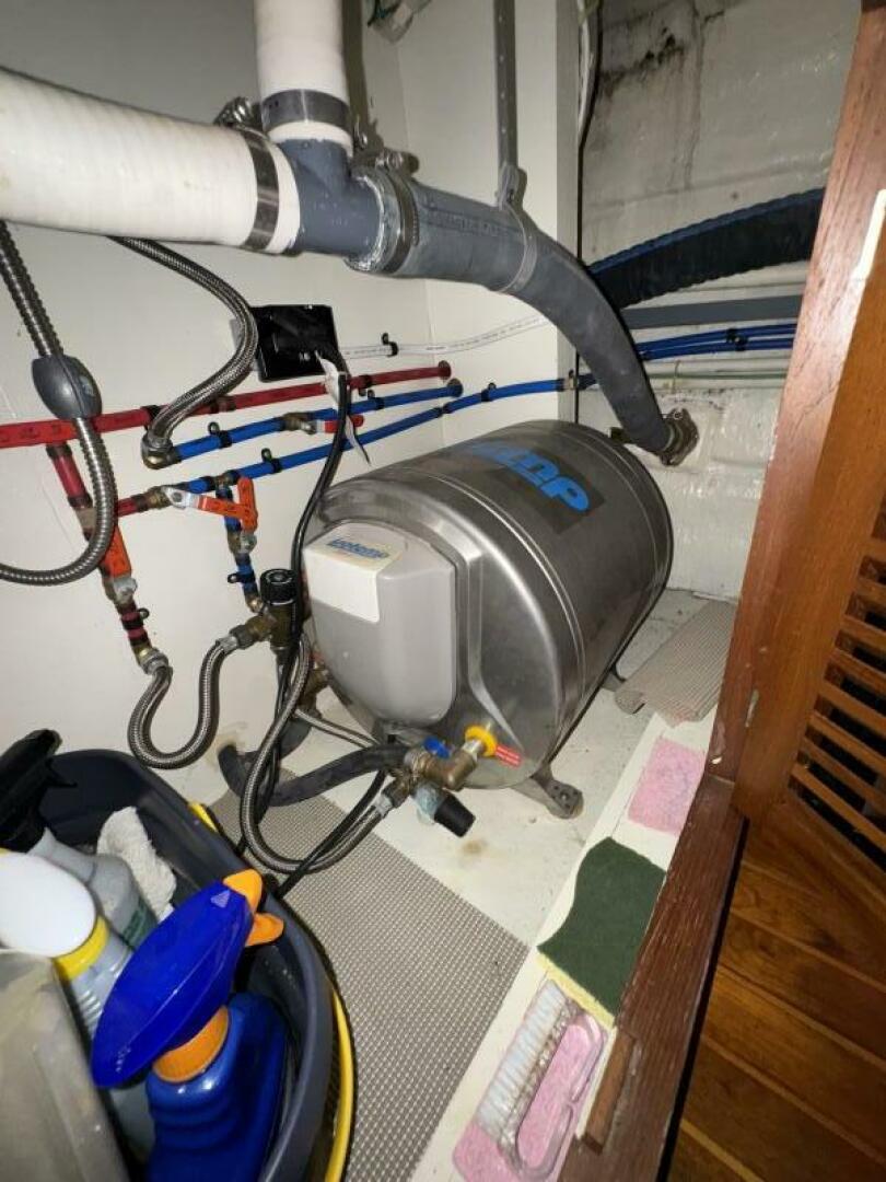 Slide: The Image of Sundowner Tug 30 1984 - 5482170