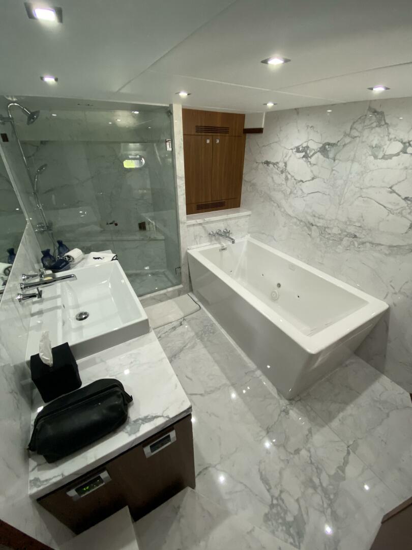 Slide: The Image of Sunseeker 34M 2011 - 4031995