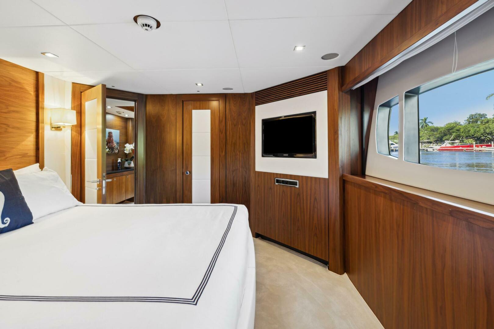 Slide: The Image of Sunseeker 34M 2011 - 4032001